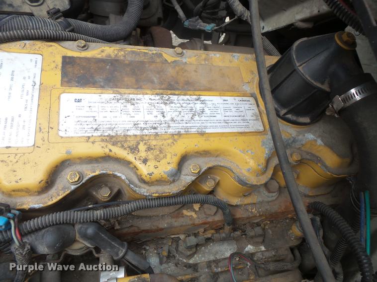 image for item DB8174 2001 Chevrolet C6500 service truck