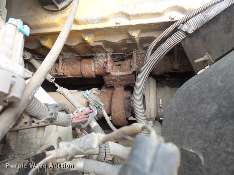 image for item DB8174 2001 Chevrolet C6500 service truck