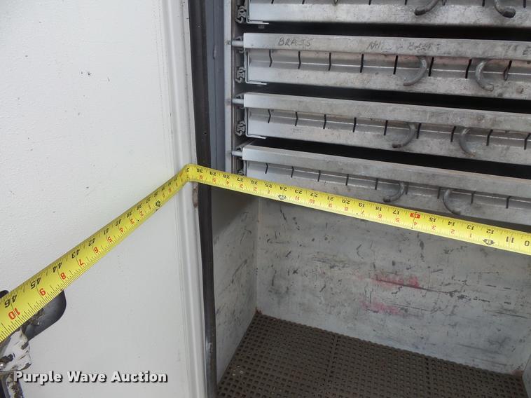 image for item DB8174 2001 Chevrolet C6500 service truck