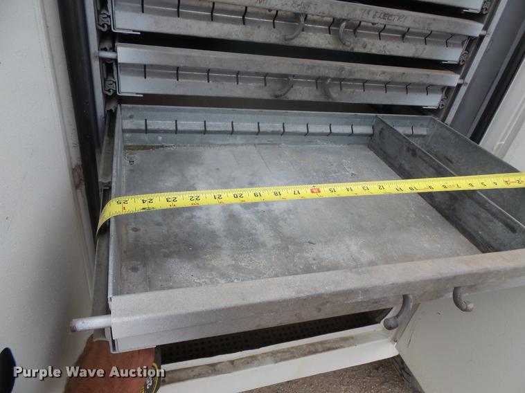 image for item DB8174 2001 Chevrolet C6500 service truck