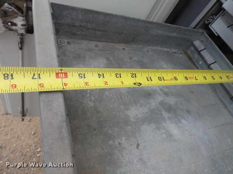 image for item DB8174 2001 Chevrolet C6500 service truck