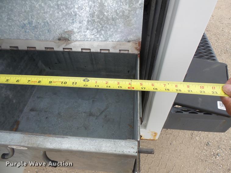 image for item DB8174 2001 Chevrolet C6500 service truck