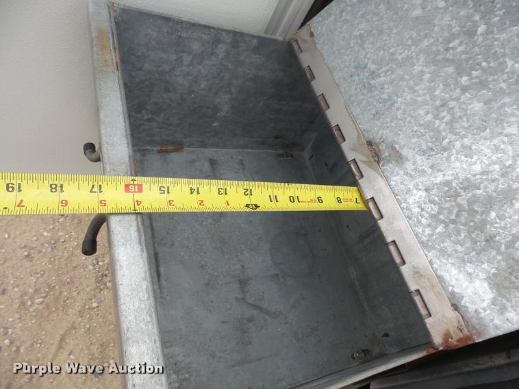 image for item DB8174 2001 Chevrolet C6500 service truck