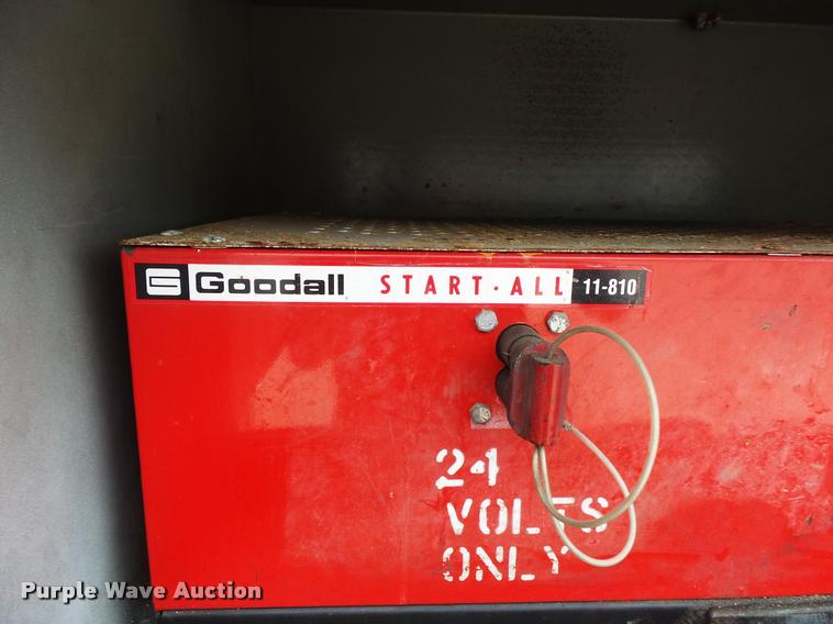 image for item DB8174 2001 Chevrolet C6500 service truck