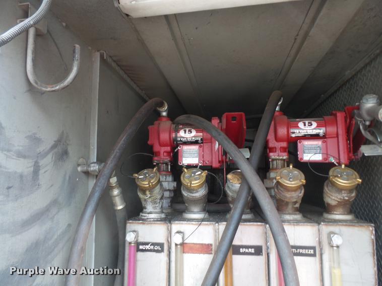 image for item DB8174 2001 Chevrolet C6500 service truck