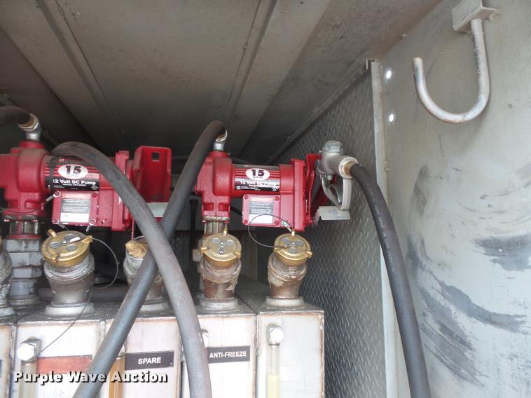 image for item DB8174 2001 Chevrolet C6500 service truck