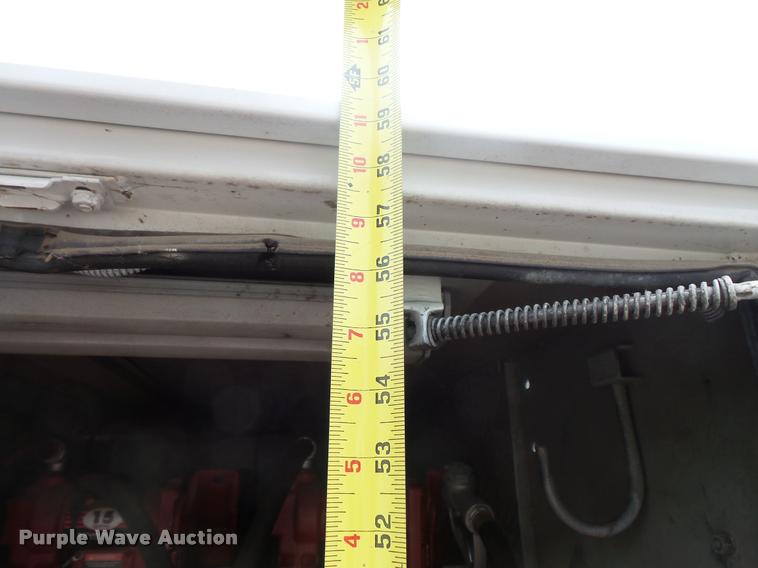 image for item DB8174 2001 Chevrolet C6500 service truck