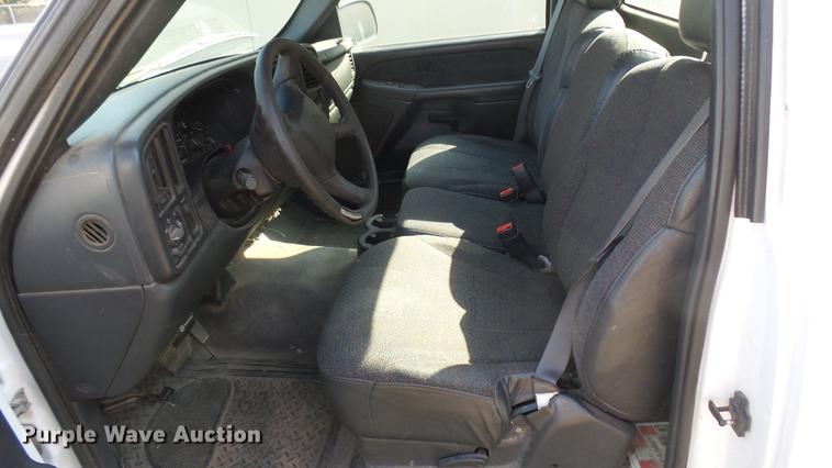 image for item DC1752 2002 Chevrolet Silverado 1500 pickup truck