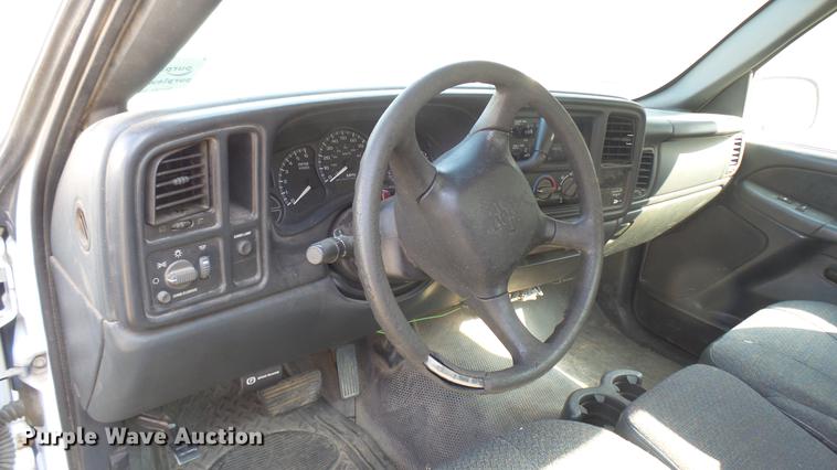 image for item DC1752 2002 Chevrolet Silverado 1500 pickup truck