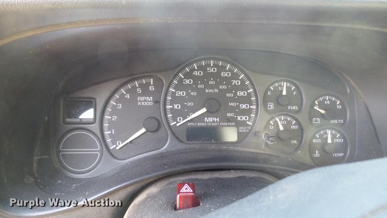 image for item DC1752 2002 Chevrolet Silverado 1500 pickup truck