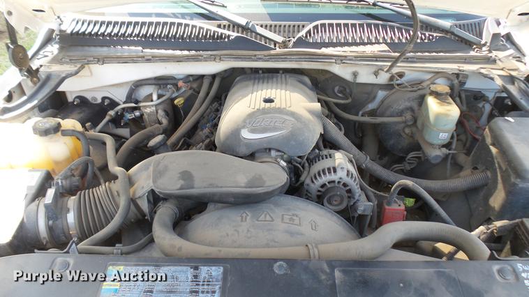 image for item DC1752 2002 Chevrolet Silverado 1500 pickup truck