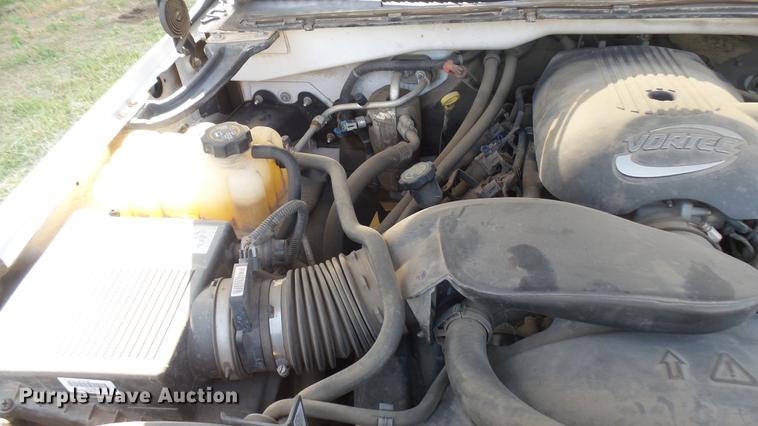 image for item DC1752 2002 Chevrolet Silverado 1500 pickup truck