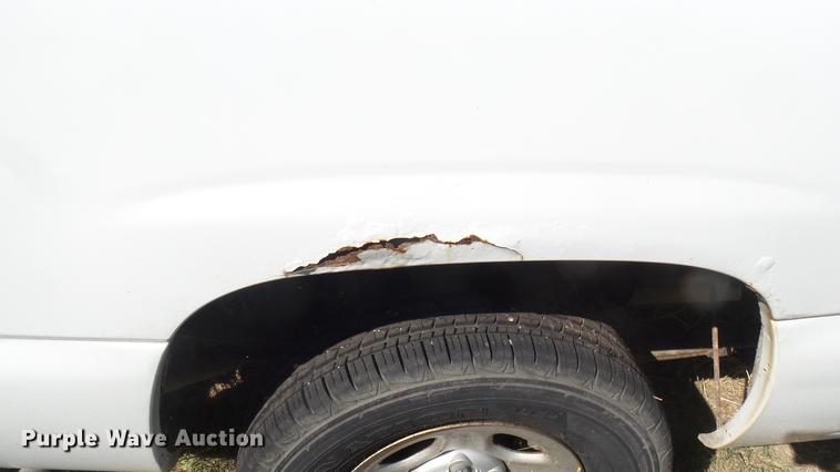 image for item DC1752 2002 Chevrolet Silverado 1500 pickup truck