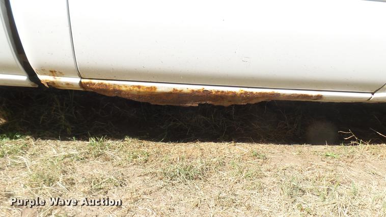 image for item DC1752 2002 Chevrolet Silverado 1500 pickup truck