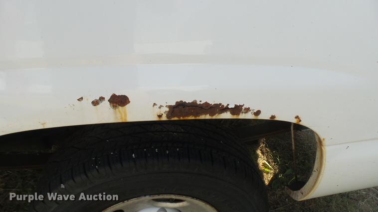 image for item DC1752 2002 Chevrolet Silverado 1500 pickup truck