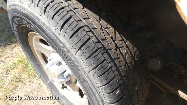 image for item DC1752 2002 Chevrolet Silverado 1500 pickup truck