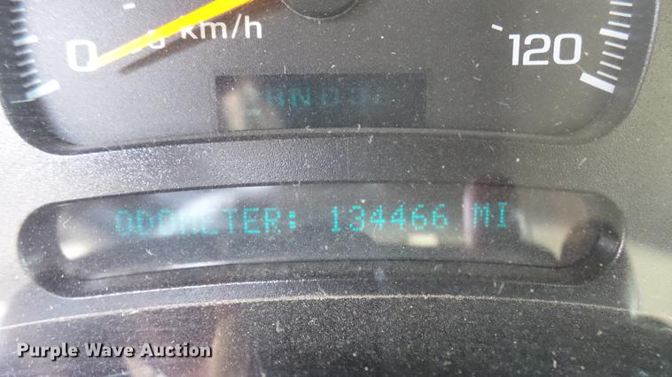 image for item DC1758 2004 Chevrolet Silverado 1500 flatbed pickup truck