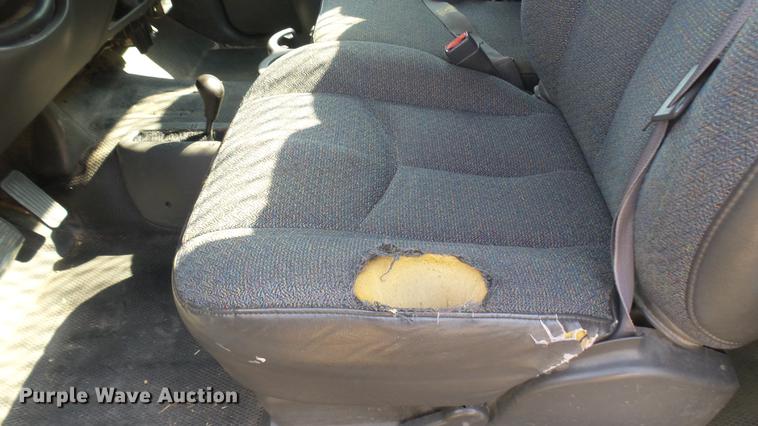 image for item DC1758 2004 Chevrolet Silverado 1500 flatbed pickup truck