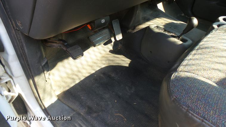 image for item DC1758 2004 Chevrolet Silverado 1500 flatbed pickup truck