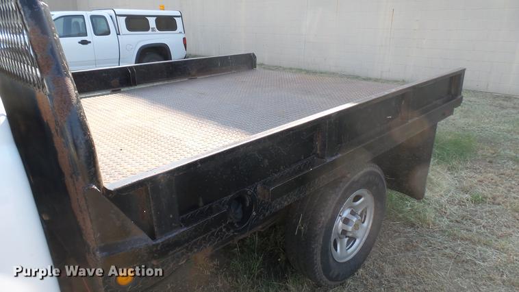 image for item DC1758 2004 Chevrolet Silverado 1500 flatbed pickup truck