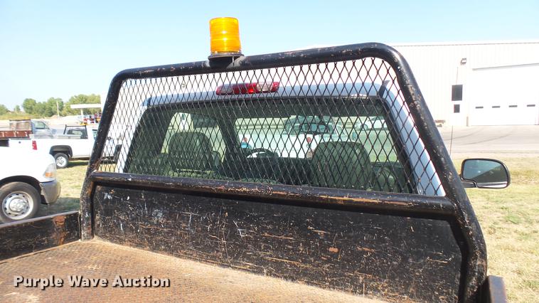 image for item DC1758 2004 Chevrolet Silverado 1500 flatbed pickup truck