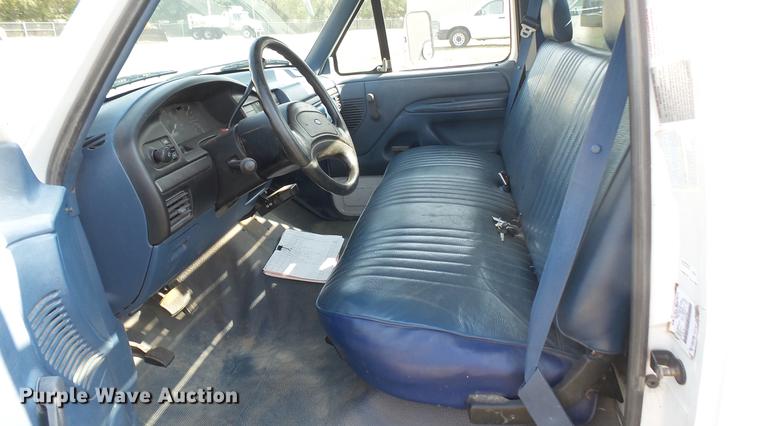 image for item DC1759 1994 Ford F450 Super Duty XL utility truck