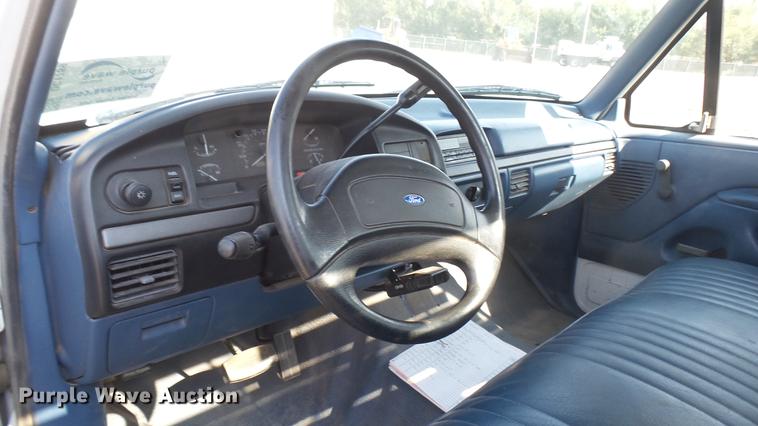 image for item DC1759 1994 Ford F450 Super Duty XL utility truck