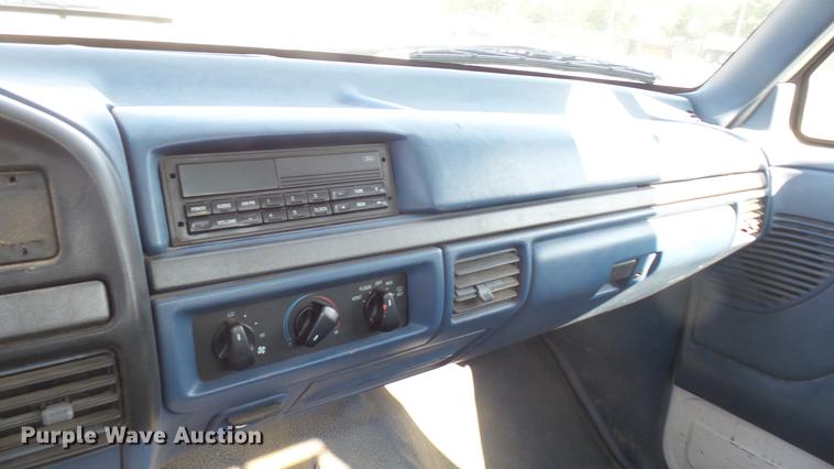 image for item DC1759 1994 Ford F450 Super Duty XL utility truck