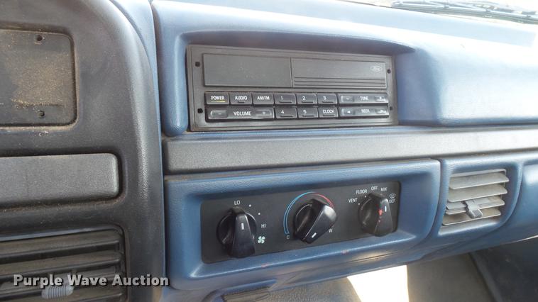 image for item DC1759 1994 Ford F450 Super Duty XL utility truck