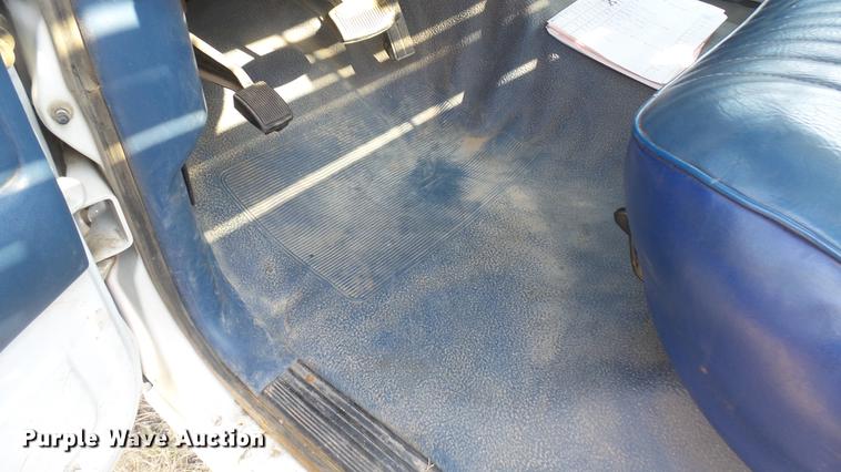 image for item DC1759 1994 Ford F450 Super Duty XL utility truck