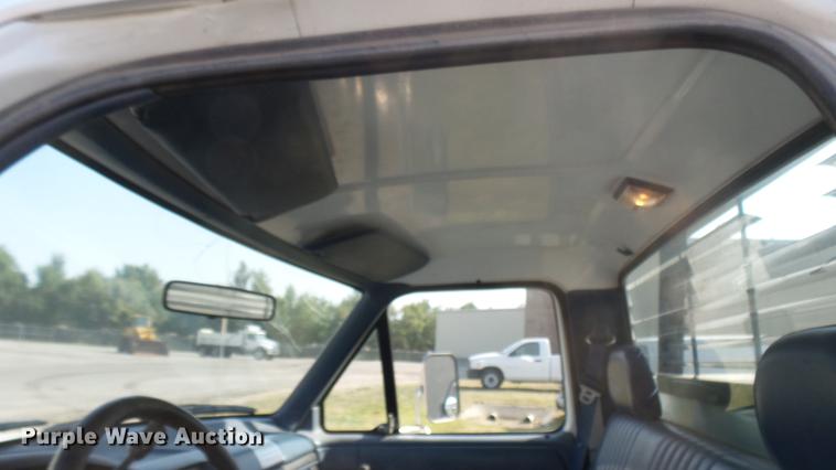 image for item DC1759 1994 Ford F450 Super Duty XL utility truck