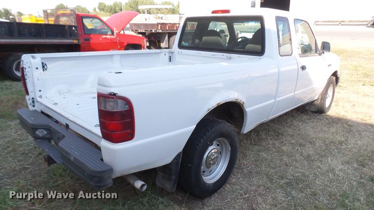 image for item DC1761 2002 Ford Ranger SuperCab pickup truck
