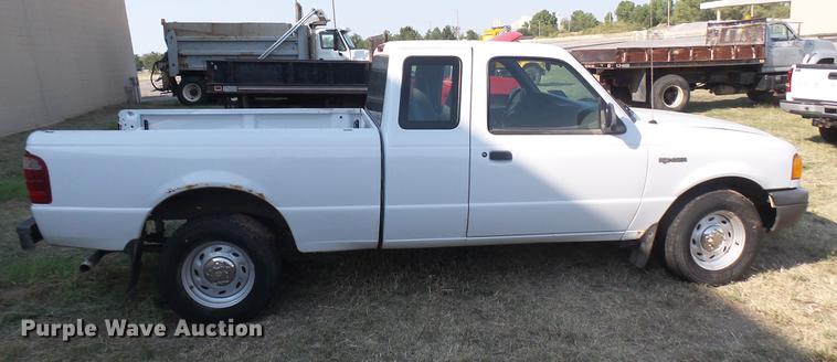 image for item DC1761 2002 Ford Ranger SuperCab pickup truck