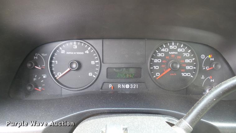 image for item DC1769 2005 Ford F350 Super Duty Crew Cab pickup truck