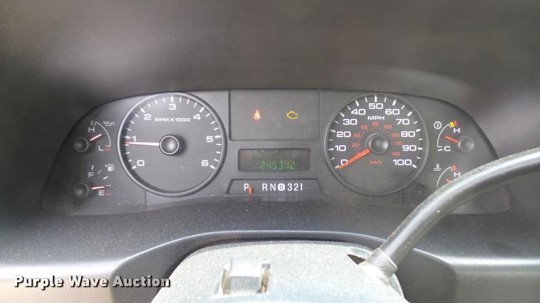 image for item DC1769 2005 Ford F350 Super Duty Crew Cab pickup truck