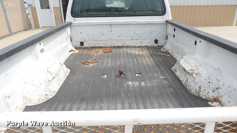 image for item DC1769 2005 Ford F350 Super Duty Crew Cab pickup truck