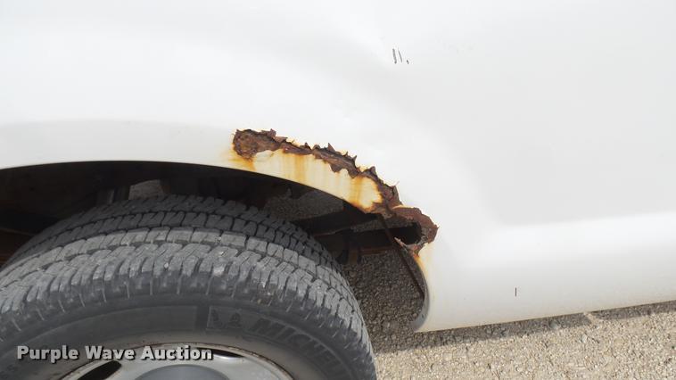 image for item DC1769 2005 Ford F350 Super Duty Crew Cab pickup truck