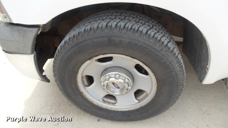 image for item DC1769 2005 Ford F350 Super Duty Crew Cab pickup truck