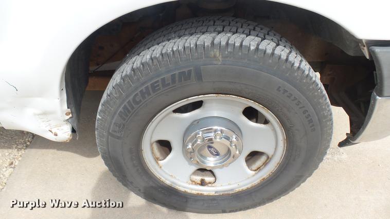 image for item DC1769 2005 Ford F350 Super Duty Crew Cab pickup truck