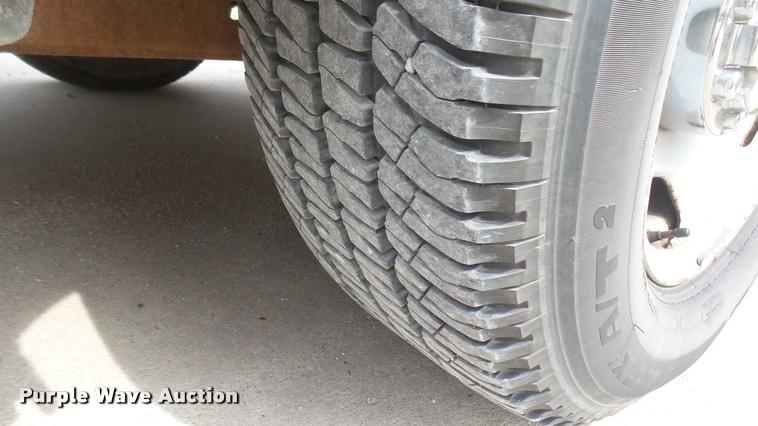 image for item DC1769 2005 Ford F350 Super Duty Crew Cab pickup truck