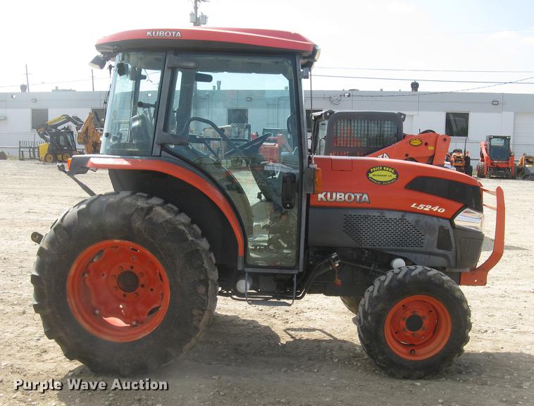 image for item DC2488 Kubota L5240 HST MFWD tractor