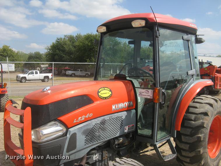 image for item DC2488 Kubota L5240 HST MFWD tractor