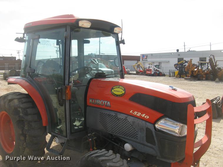 image for item DC2488 Kubota L5240 HST MFWD tractor