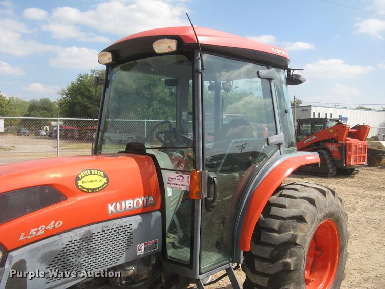 image for item DC2488 Kubota L5240 HST MFWD tractor