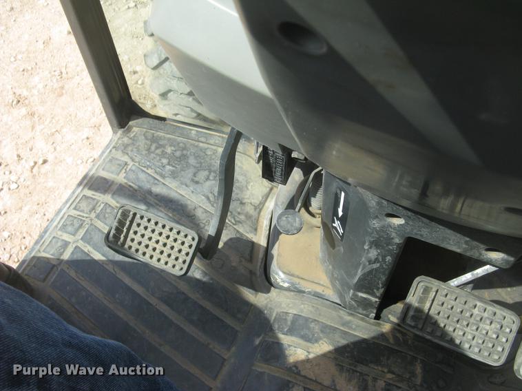 image for item DC2488 Kubota L5240 HST MFWD tractor