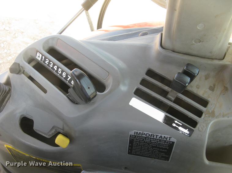 image for item DC2488 Kubota L5240 HST MFWD tractor