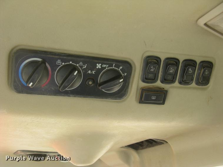 image for item DC2488 Kubota L5240 HST MFWD tractor