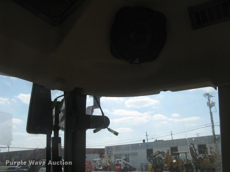 image for item DC2488 Kubota L5240 HST MFWD tractor