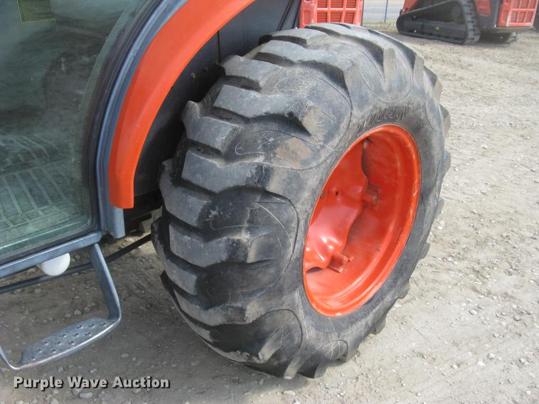 image for item DC2488 Kubota L5240 HST MFWD tractor