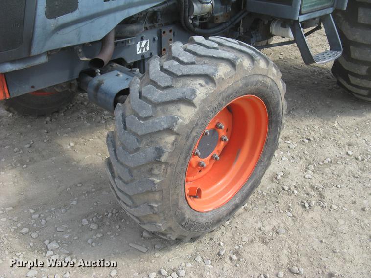 image for item DC2488 Kubota L5240 HST MFWD tractor